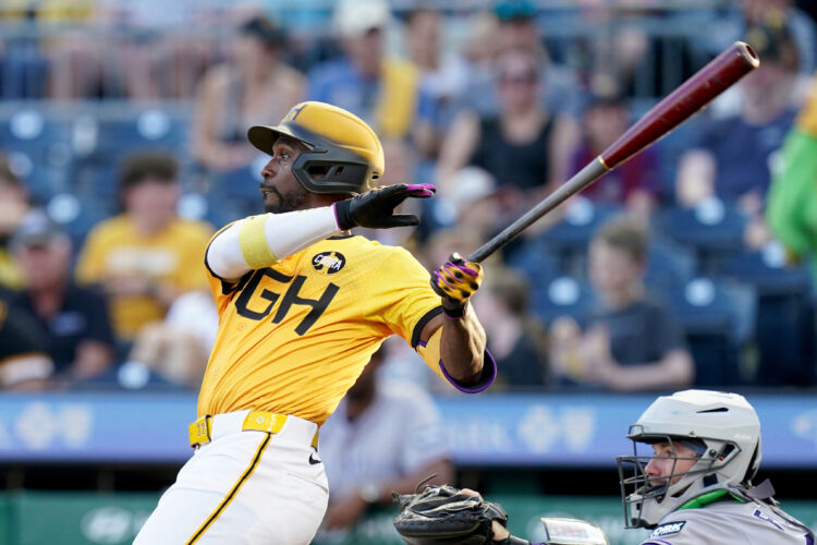 Legendary Pirate McCutchen signs with Texas Rangers